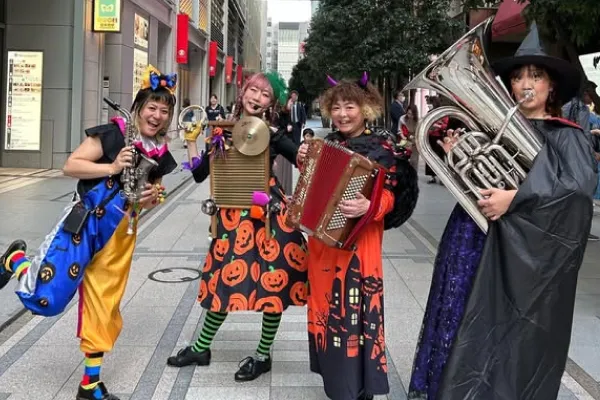 重要文化財でハロウィンパレード